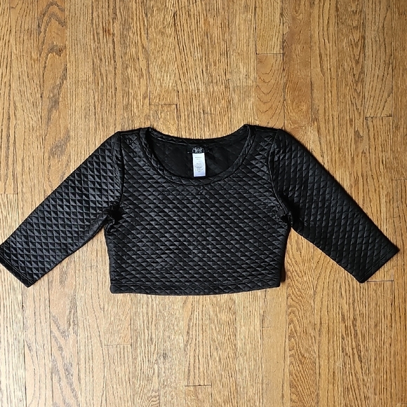 Deb Tops - 🔥2/$20🔥Deb Black Quilted Top Size XS